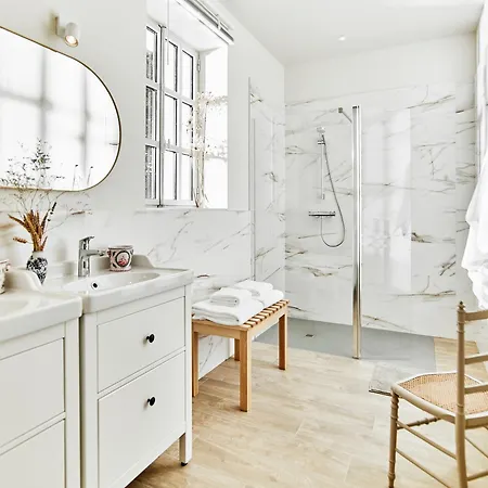 Chateau De La Piscine - Dans Au Coeur D'un Grand Parc Arbore مونبيلييه